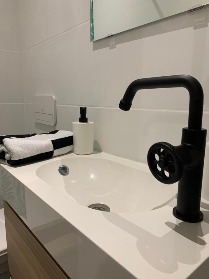 A 2 Pas Du Vieux Port Charmant T2 Apartment Marseille Bagian luar foto