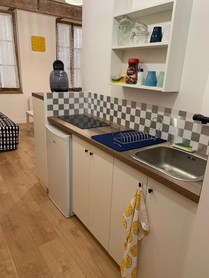 A 2 Pas Du Vieux Port Charmant T2 Apartment Marseille Bagian luar foto